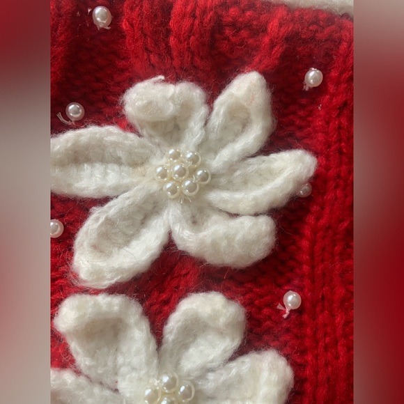 NEW Pret A Paw Dog Couture Red Cable Knit Sweater w Pointsettas & Pearls Size M - Picture 3 of 5